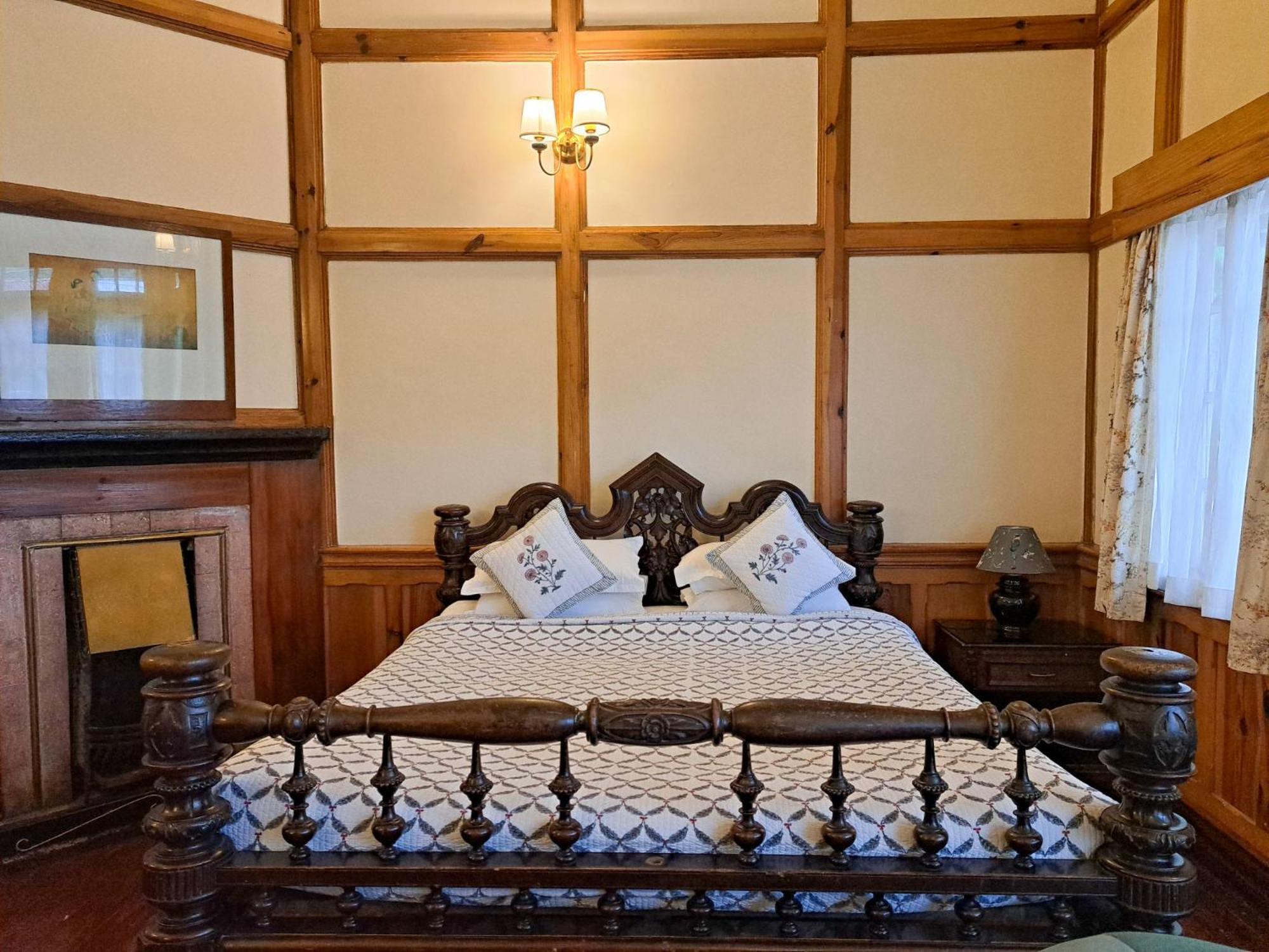 The Heritage Club - Tripura Castle Hotel And Spa Шилонг Екстериор снимка