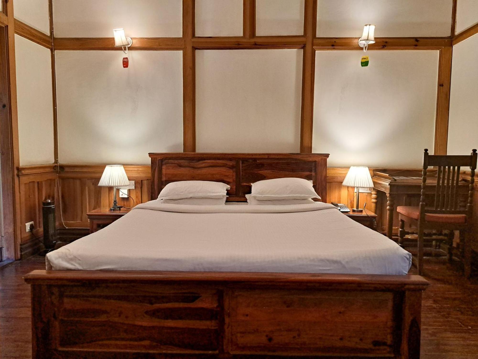 The Heritage Club - Tripura Castle Hotel And Spa Шилонг Екстериор снимка