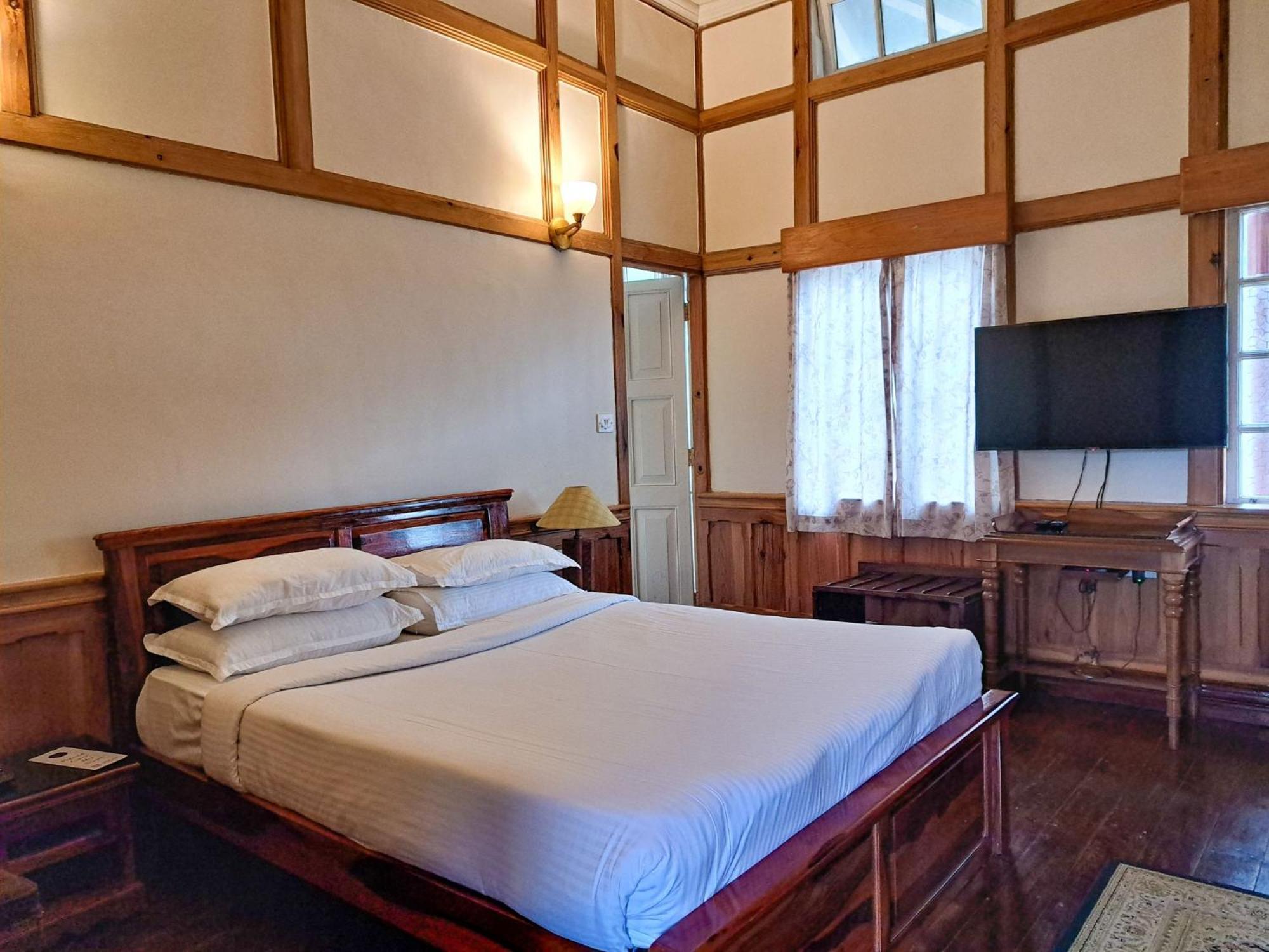 The Heritage Club - Tripura Castle Hotel And Spa Шилонг Екстериор снимка