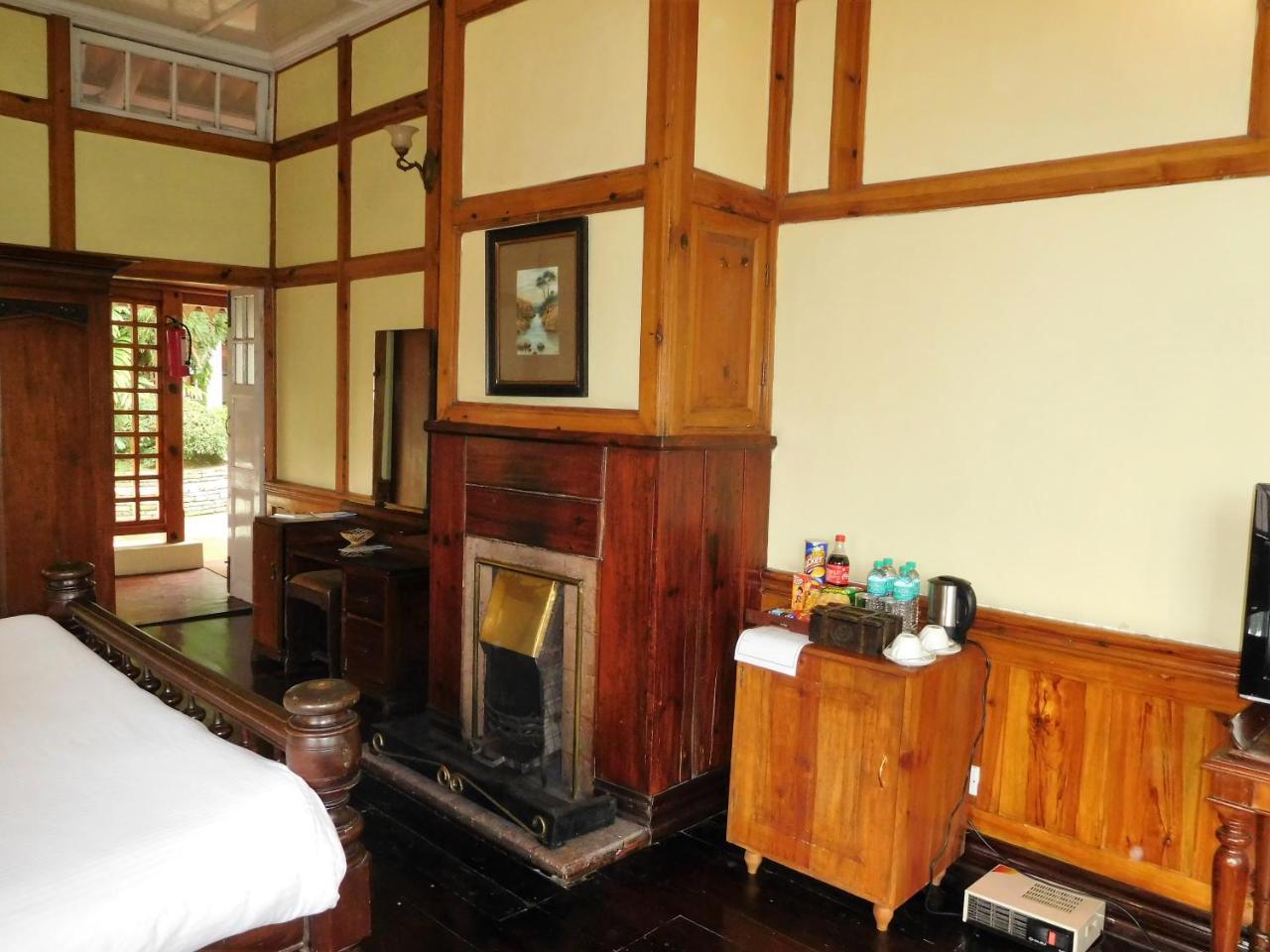 The Heritage Club - Tripura Castle Hotel And Spa Шилонг Екстериор снимка