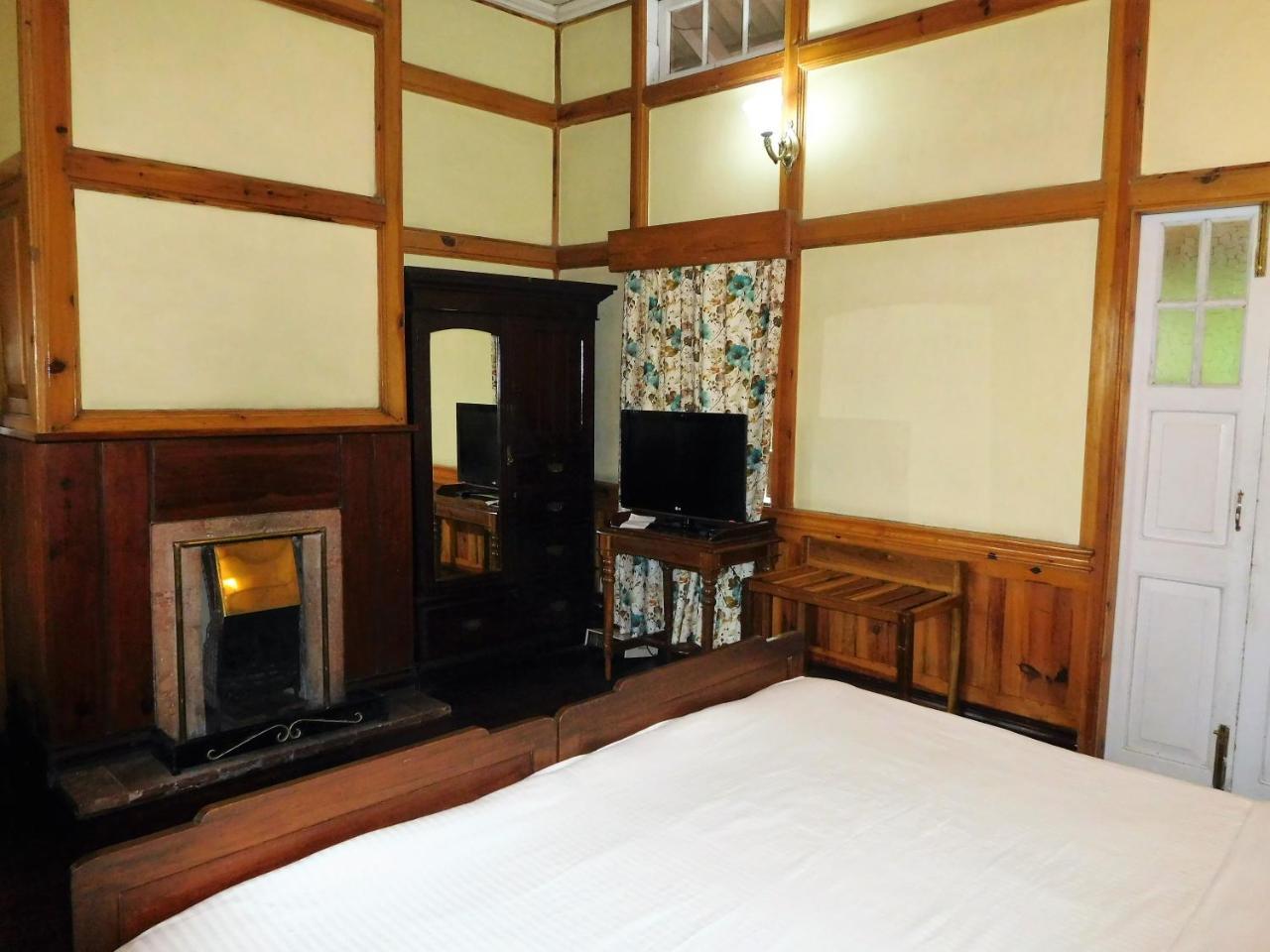 The Heritage Club - Tripura Castle Hotel And Spa Шилонг Екстериор снимка