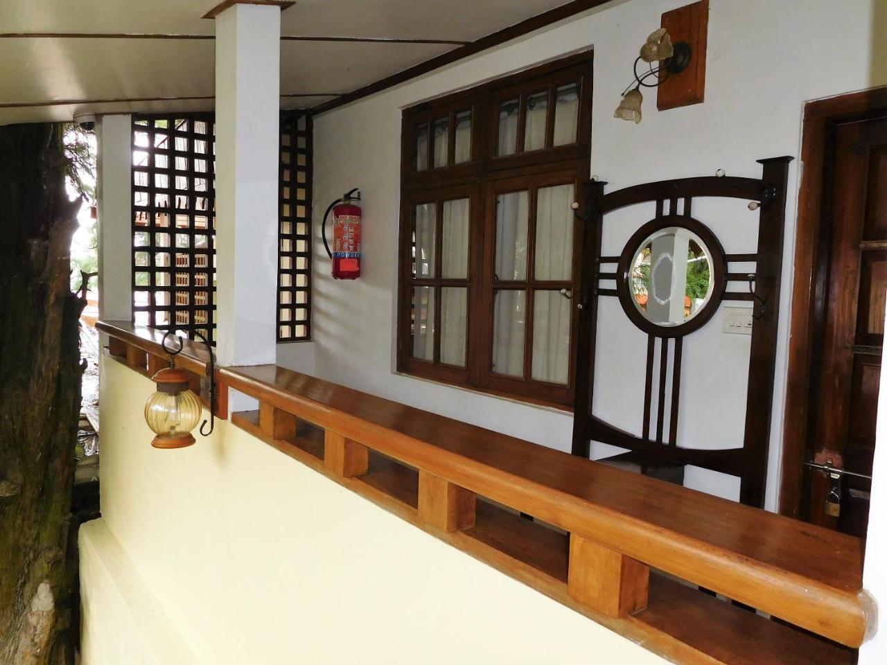 The Heritage Club - Tripura Castle Hotel And Spa Шилонг Екстериор снимка